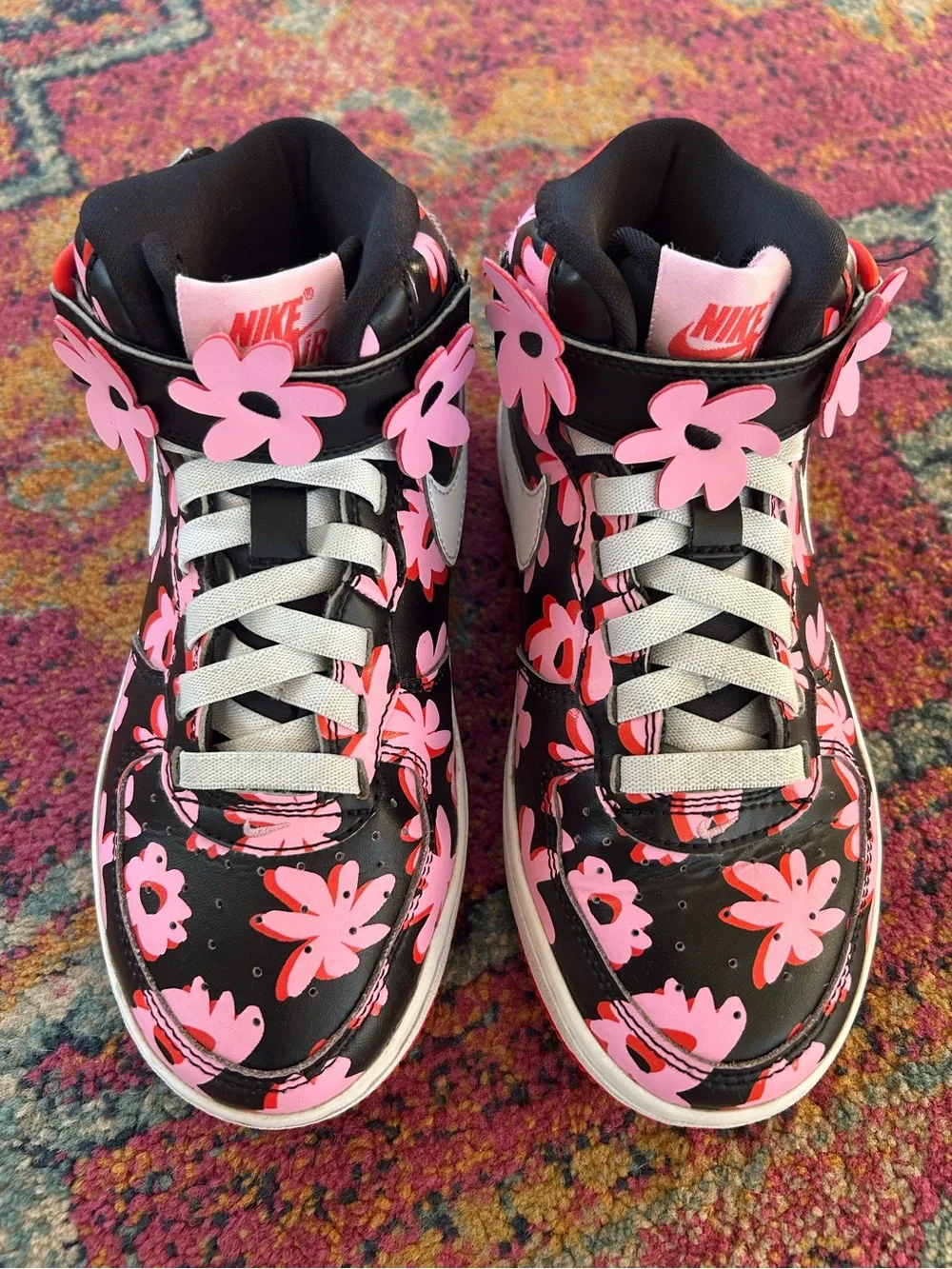 Nike | Girl’s Black/Pink Floral ‘Flower Power’ Air Force 1 Mid Top Sneakers 2Y - Picture 8 of 16